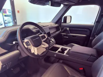 LAND ROVER Defender 130 D300 X-Dynamic SE AHK SITZKÜHLUNG