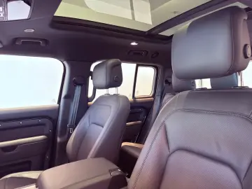 LAND ROVER Defender 130 D300 X-Dynamic SE AHK SITZKÜHLUNG