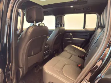 LAND ROVER Defender 130 D300 X-Dynamic SE AHK SITZKÜHLUNG