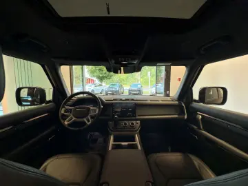 LAND ROVER Defender 130 D300 X-Dynamic SE AHK SITZKÜHLUNG
