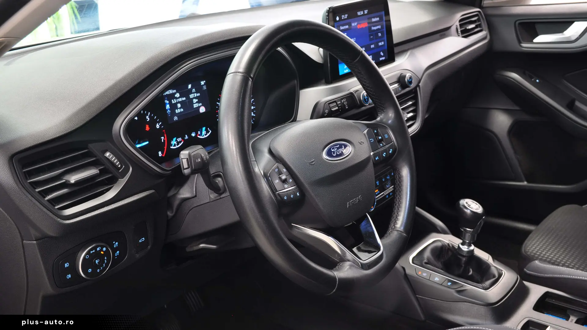 FORD Focus 2023 — imagine 8
