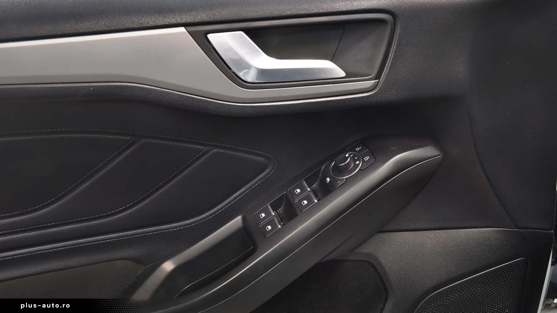 FORD Focus 2023 — imagine 9