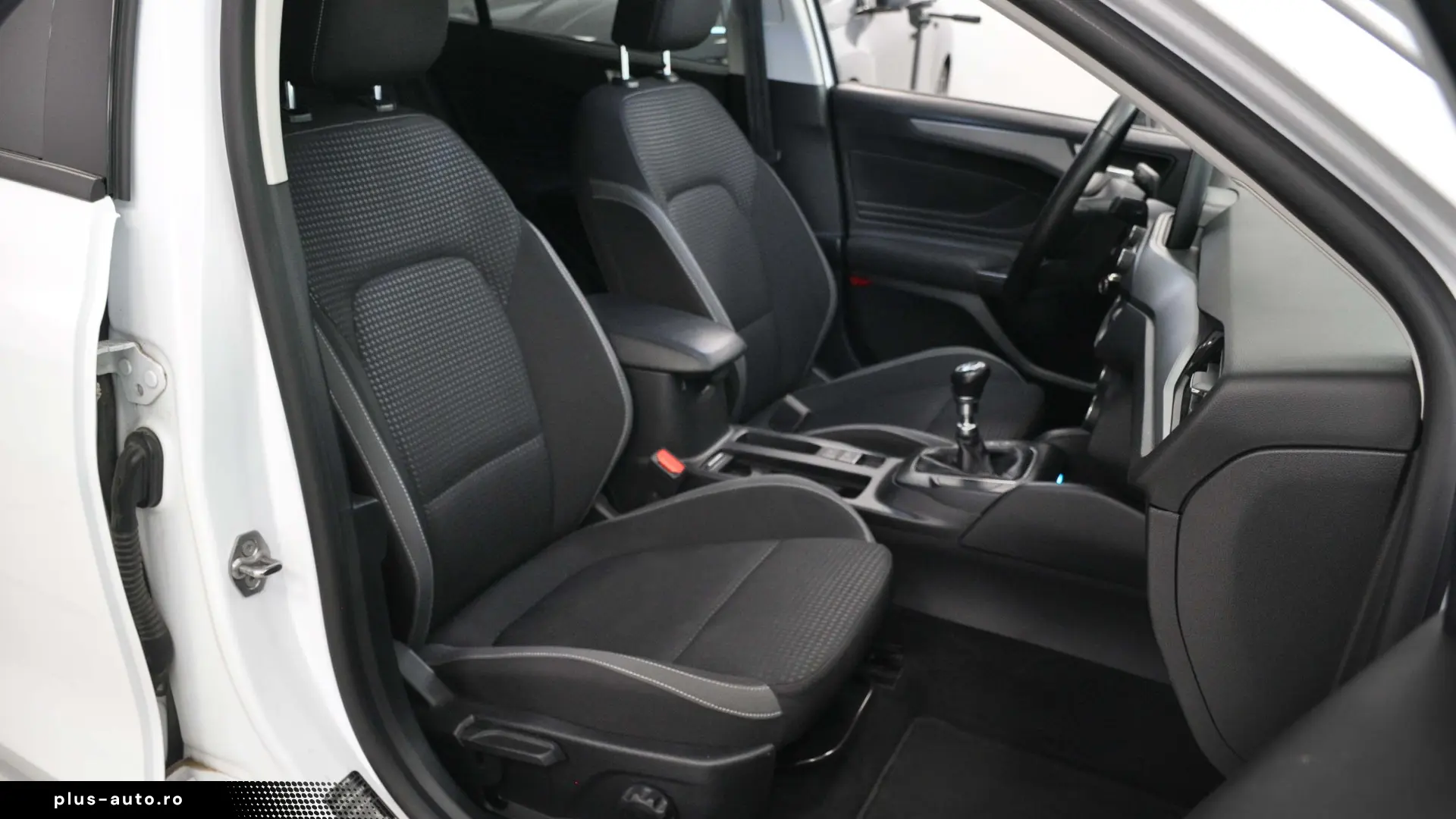 FORD Focus 2023 — imagine 11