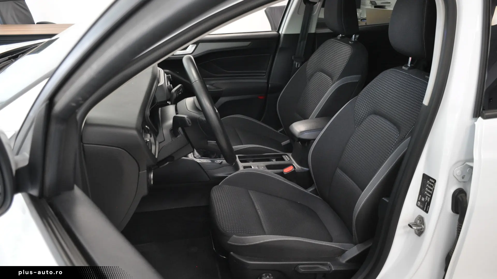 FORD Focus 2023 — imagine 12