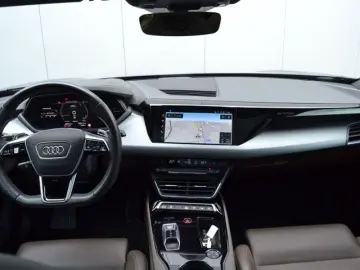AUDI e-tron GT quattro