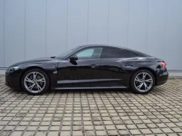 AUDI e-tron GT quattro