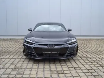 AUDI e-tron GT quattro