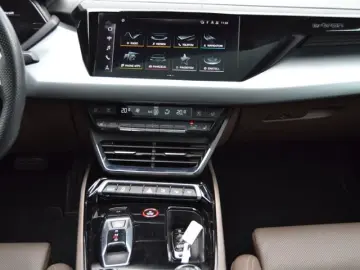 AUDI e-tron GT quattro