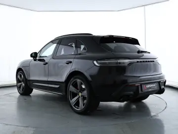 PORSCHE Macan GTS LED Navi 360  Chrono Pano AHK Burm