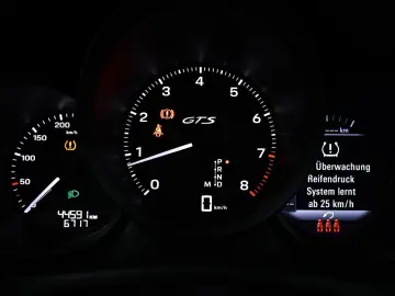 PORSCHE Macan GTS LED Navi 360  Chrono Pano AHK Burm