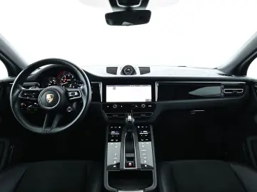 PORSCHE Macan GTS LED Navi 360  Chrono Pano AHK Burm