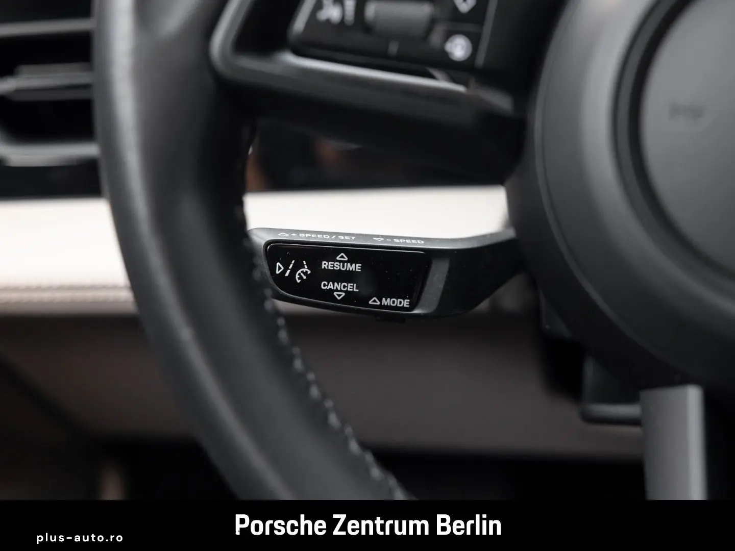 PORSCHE Taycan Luftfederung 21-Zoll Rückfahrkamera LED