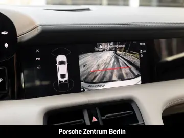 PORSCHE Taycan Luftfederung 21-Zoll Rückfahrkamera LED