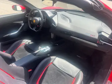FERRARI 296 GTS  Assetto Fiorano Paket