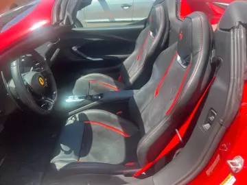 FERRARI 296 GTS  Assetto Fiorano Paket