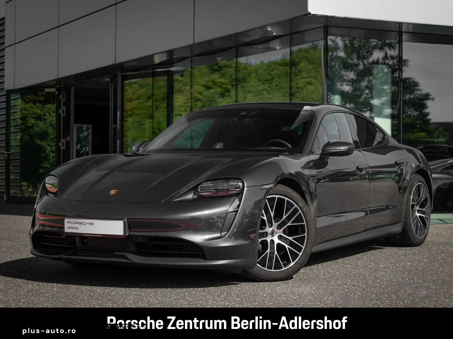PORSCHE Taycan Surround-View BOSE Luftfederung 20-Zoll