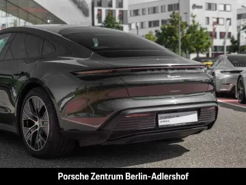 PORSCHE Taycan Surround-View BOSE Luftfederung 20-Zoll