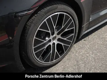 PORSCHE Taycan Surround-View BOSE Luftfederung 20-Zoll
