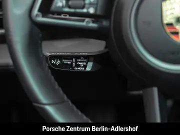 PORSCHE Taycan Surround-View BOSE Luftfederung 20-Zoll