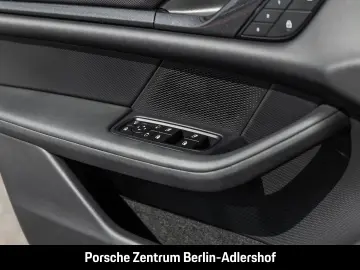 PORSCHE Taycan Surround-View BOSE Luftfederung 20-Zoll