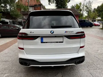 BMW X7 M60i  Sky Lounge Carbonpaket 23 Zoll 7-Sitzer