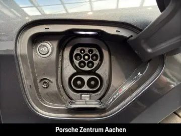 PORSCHE Taycan BOSE Head-Up Luftfederung Rückfahrkamera