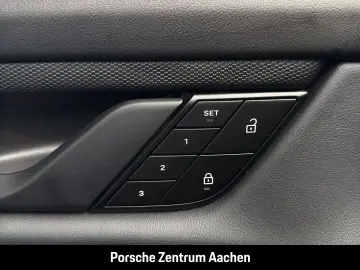 PORSCHE Taycan BOSE Head-Up Luftfederung Rückfahrkamera
