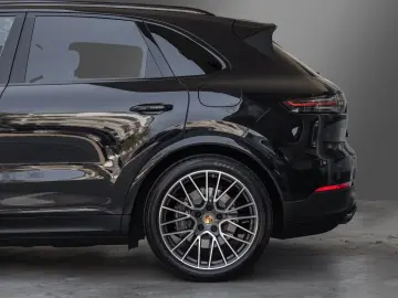 PORSCHE Cayenne E-Hyb Burmester Sport Chrono Approved