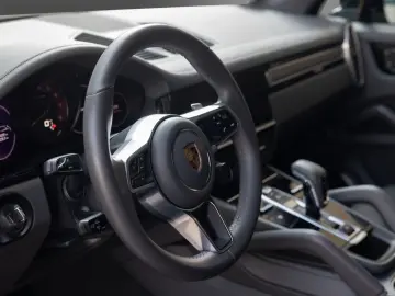 PORSCHE Cayenne E-Hyb Burmester Sport Chrono Approved