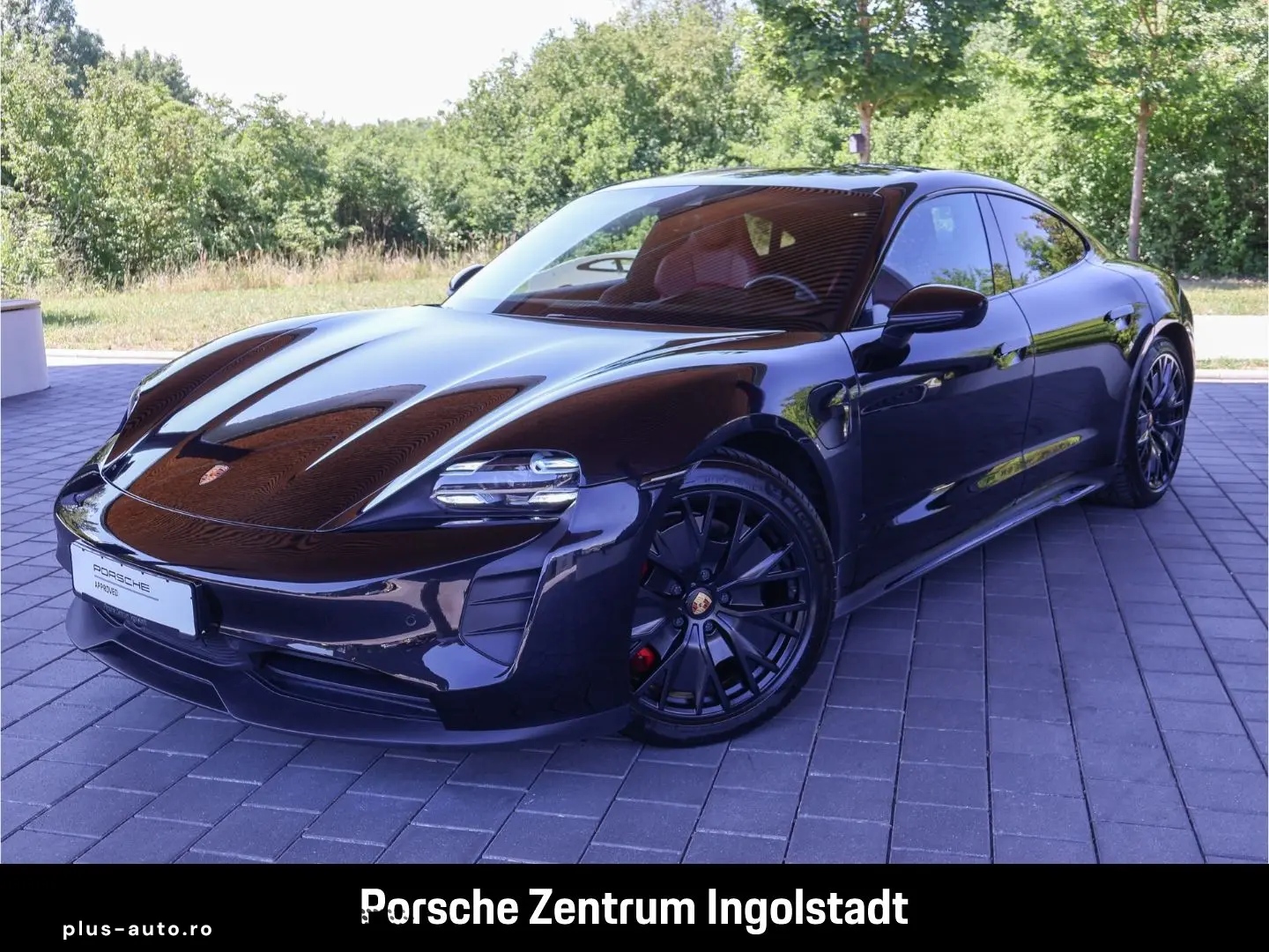 PORSCHE Taycan GTS Hinterachslenkung Beifahrerdisplay He