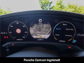 PORSCHE Taycan GTS Hinterachslenkung Beifahrerdisplay He