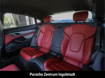 PORSCHE Taycan GTS Hinterachslenkung Beifahrerdisplay He