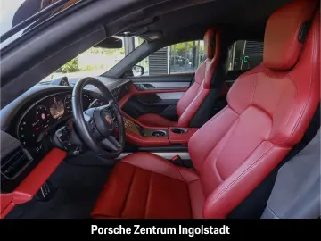 PORSCHE Taycan GTS Hinterachslenkung Beifahrerdisplay He