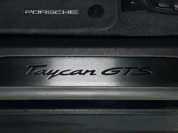 PORSCHE Taycan GTS   Komfortsitze 14-Wege   Massage
