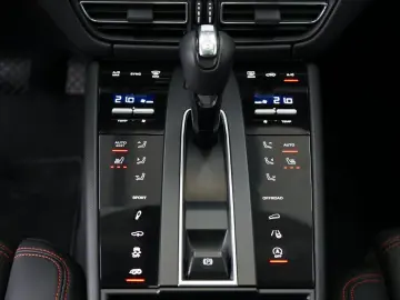 PORSCHE Macan GTS Facelift LUFT PANO BOSE 360 CAM 21z