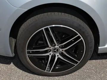 MERCEDES-BENZ V 300 d 4M AVANTGARDE 8-FACH AHK ALLRAD NIGHT