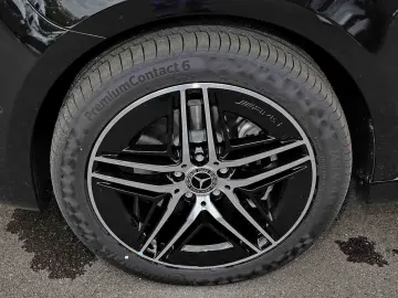 MERCEDES-BENZ V 300 d AVANTGARDE lang AMG