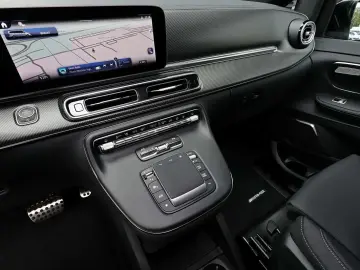 MERCEDES-BENZ V 300 d AVANTGARDE lang AMG