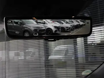 MERCEDES-BENZ V 300 d AVANTGARDE lang AMG