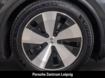 PORSCHE Macan 4 Leder Luftfederung ACC AHK 360Grad Panor