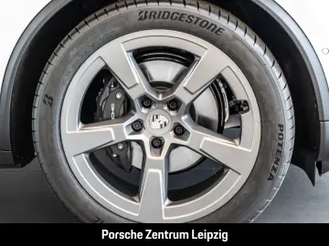 PORSCHE Macan OffroadDesign PASM ACC Bose 360Grad 21Zoll