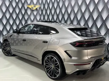 LAMBORGHINI Urus SE    CARBON    UNIKAT    VOLLE HÜTTE