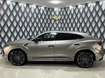 LAMBORGHINI Urus SE    CARBON    UNIKAT    VOLLE HÜTTE
