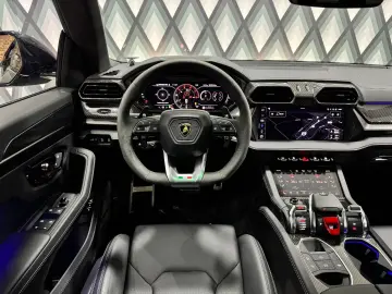 LAMBORGHINI Urus SE    CARBON    UNIKAT    VOLLE HÜTTE