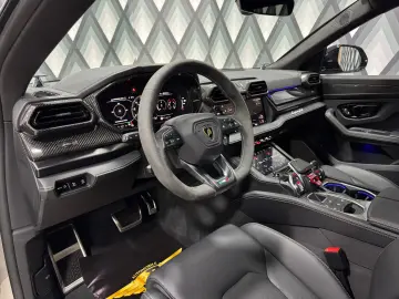 LAMBORGHINI Urus SE    CARBON    UNIKAT    VOLLE HÜTTE