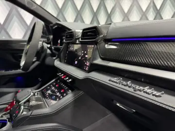 LAMBORGHINI Urus SE    CARBON    UNIKAT    VOLLE HÜTTE