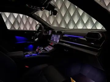LAMBORGHINI Urus SE    CARBON    UNIKAT    VOLLE HÜTTE