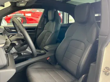 PORSCHE Macan 4   Panorama   AHK   Luftfederung