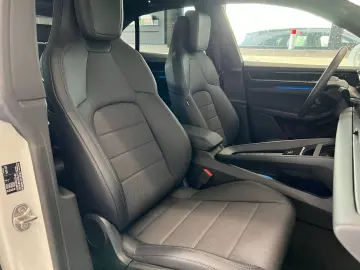 PORSCHE Macan 4   Panorama   AHK   Luftfederung