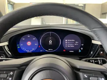 PORSCHE Macan 4   Panorama   AHK   Luftfederung